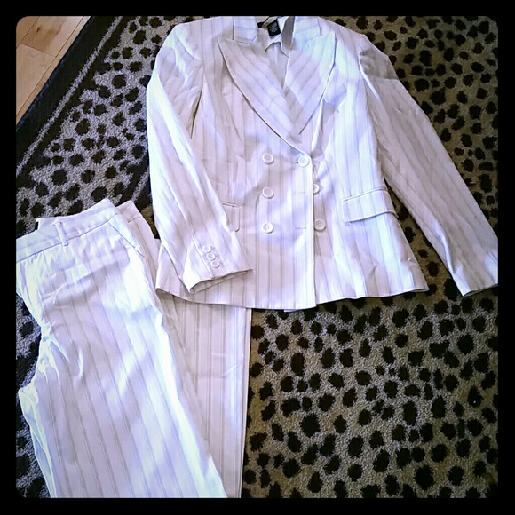 Body by Victoria Secret pant suit