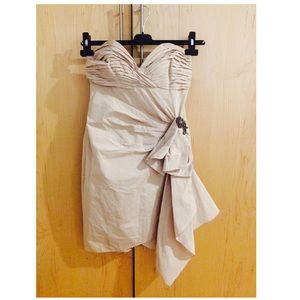BCBG Strapless Sweetheart Cocktail Dress w Broach