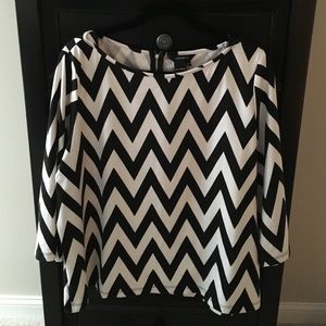 Black/White Chevron top