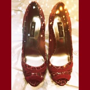 Crocodile print leather pumps with suede accents