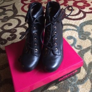 Dollhouse black booties size 8 worn once