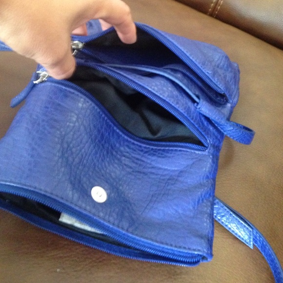 Kennethcole Reaction purse - Picture 4 of 4