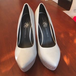 Grey Rock & Republic wedges