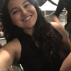 Meet your Posher, Flora