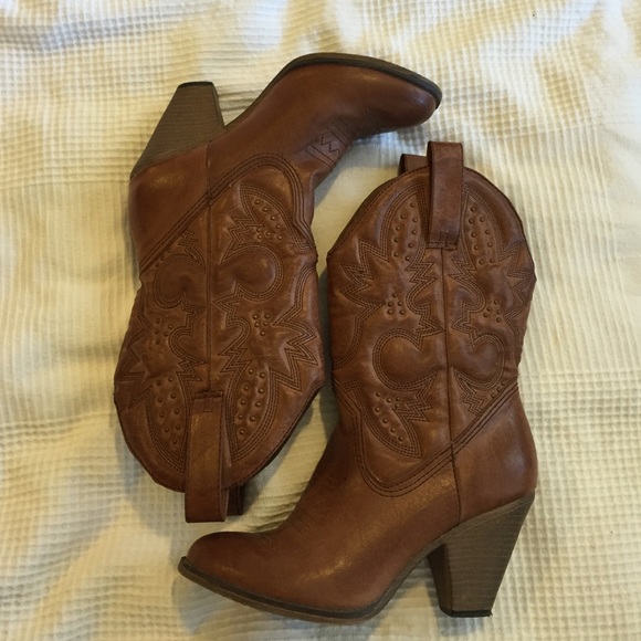 Mia Western Boots