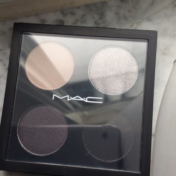 M.A.C Punk Couture Pallete