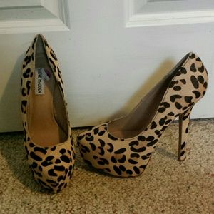 Awesome Cheetah High heels =^.^=
