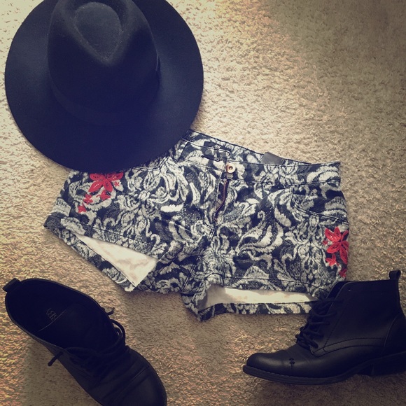 H&M short!