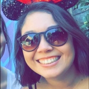 Meet your Posher, Danielle