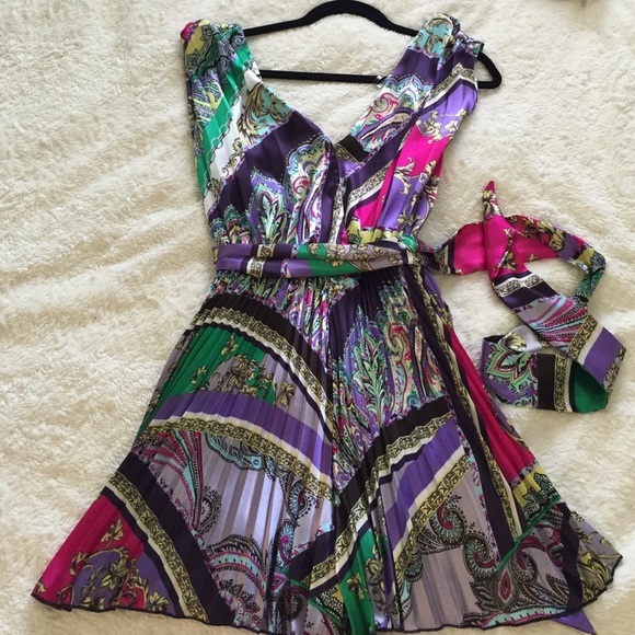 WV Va va voom Dresses & Skirts - 🎁SALE🎁 Colorfun Romper