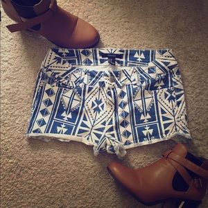 Tribal shorts 💙