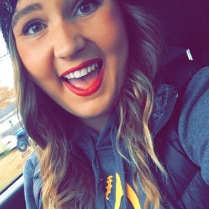 Meet your Posher, Kenzie