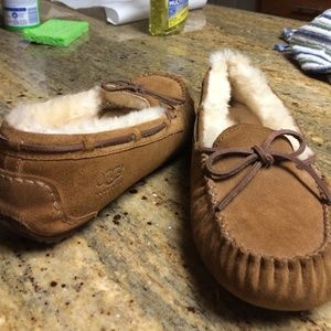 Ugg moccasins the color is chestnut