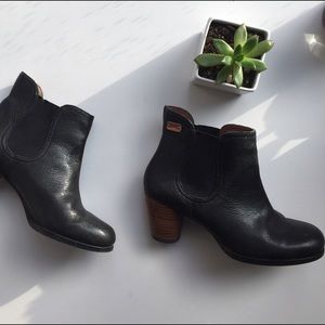 Camper black boots