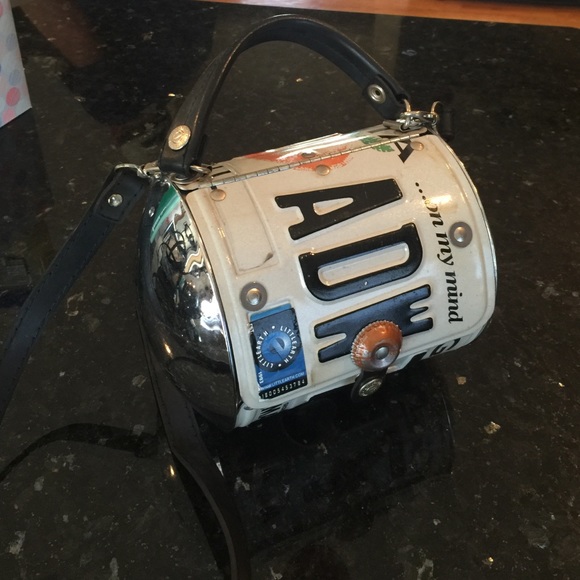 🎉3 HOUR SALE🎉AUTHENTIC NEW LARGE license purse