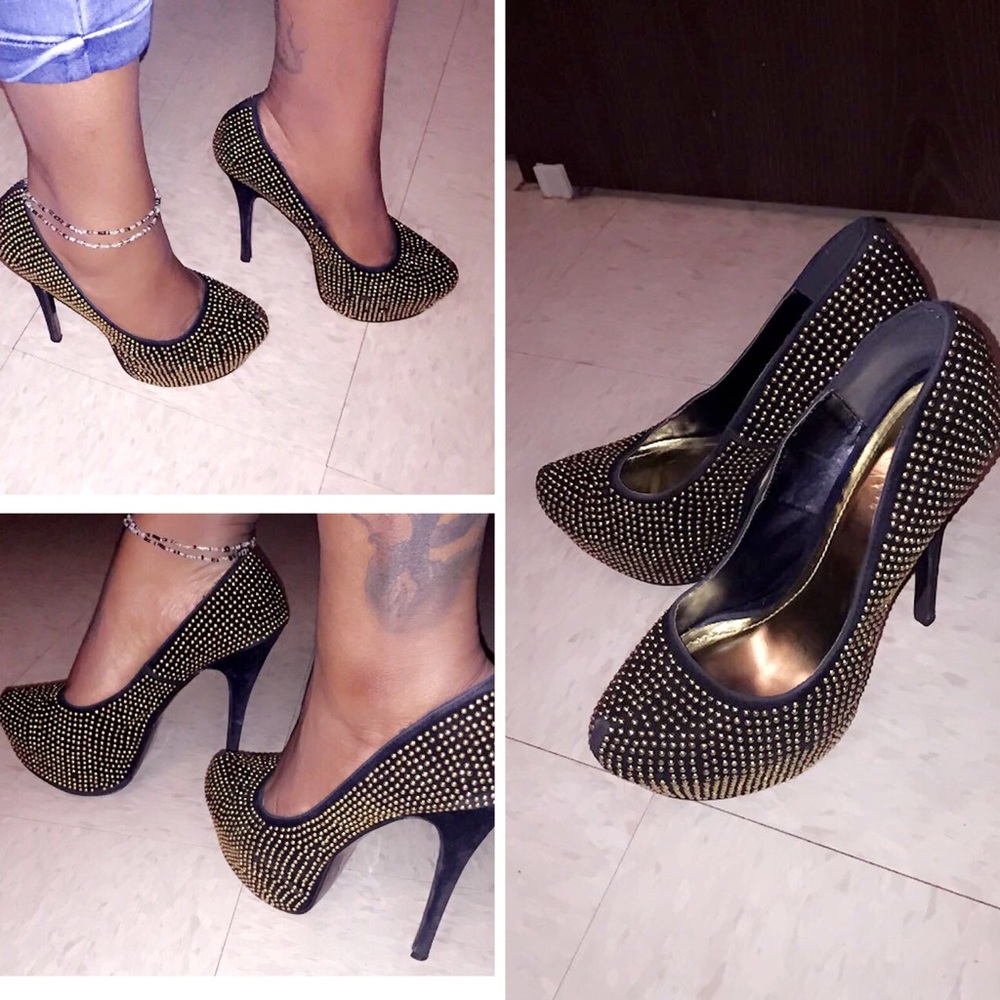 Shoes - Picture 3 of 4