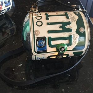 🎉3 HOUR SALE🎉AUTHENTIC NEW LARGE liscence purse