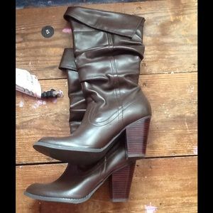 Brand new brown boots