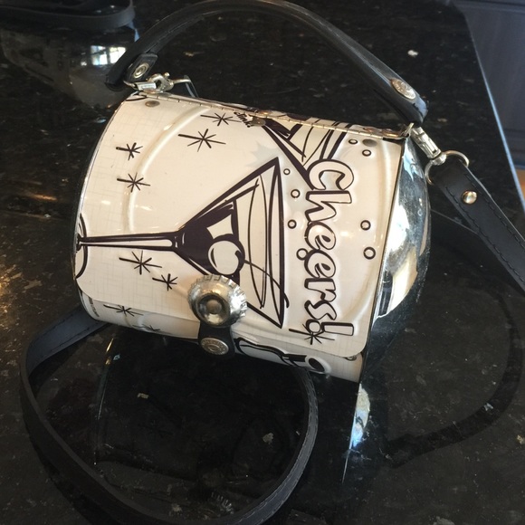 🎉3 HOUR SALE🎉AUTHENTIC NEW LARGE license purse