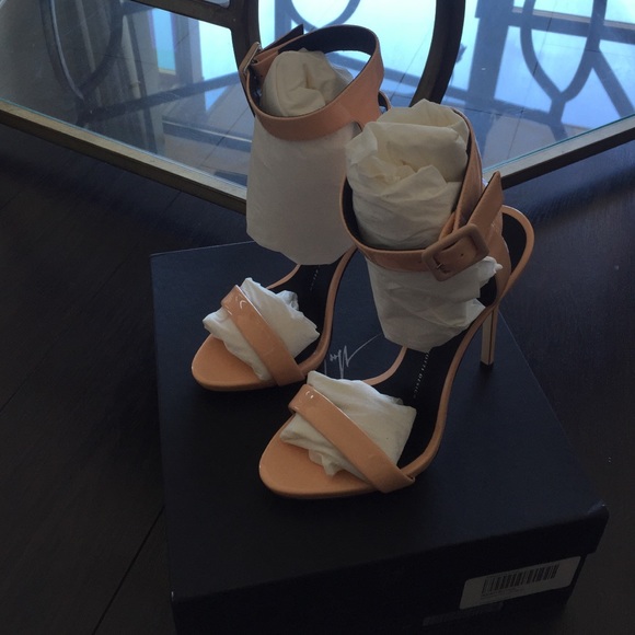 Giuseppe Zanotti size 38