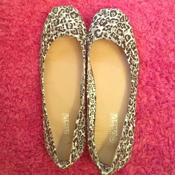 snow leopard print ballet flats 💛