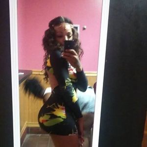 Meet your Posher, Latisha