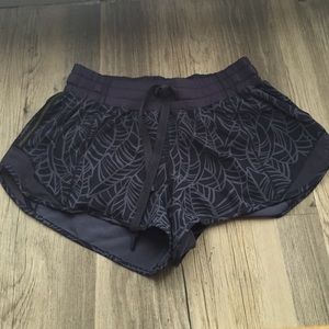 Lululemon shorts size 6