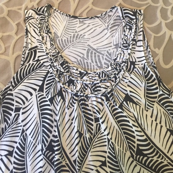 Black & white top size 14/16