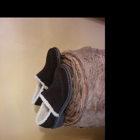 Shoes - Picture 2 of 3