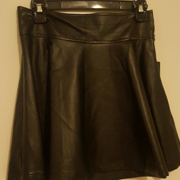 Ladies Skirt