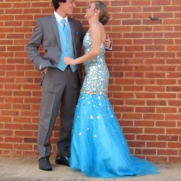Prom dress for sale!! - Picture 3 of 4