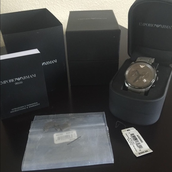 Emporio Armani - watch in gray band and black