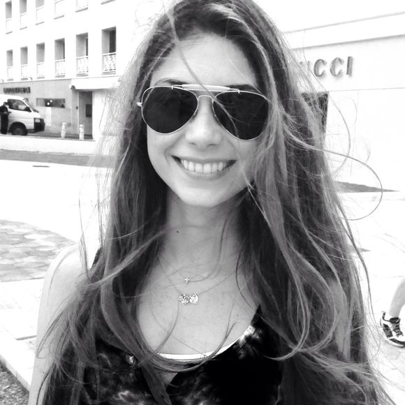 Meet your Posher, Leticia - Picture 1 of 1