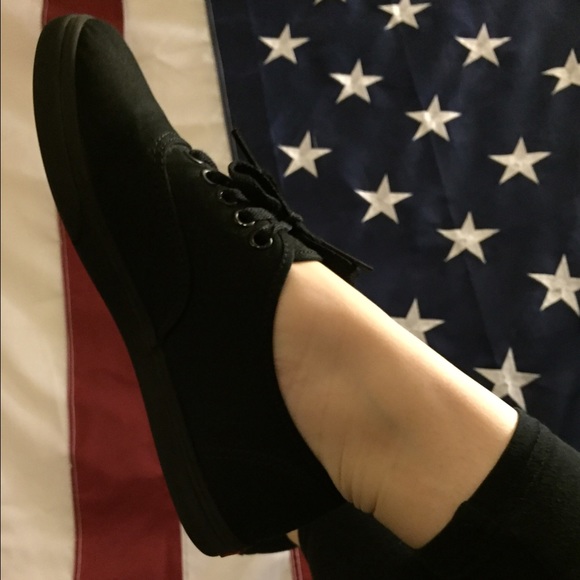 VANS AUTHENTIC LO PROS