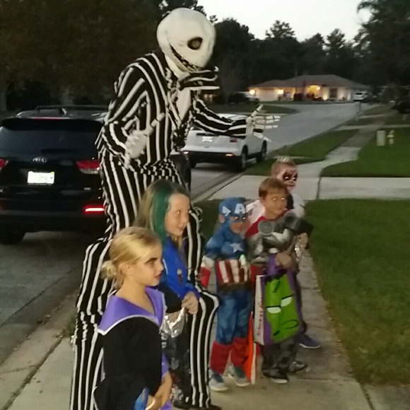 My Halloween with my family???????? - Picture 3 of 4