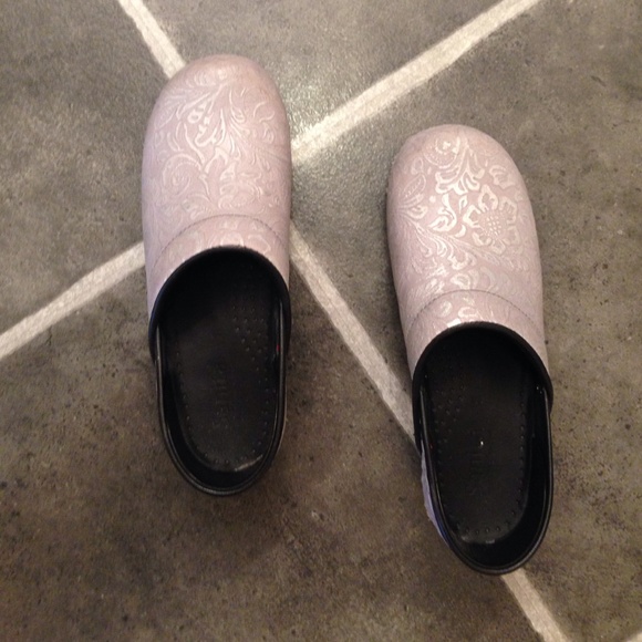 Sanita clogs
