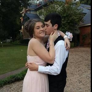 Meet your Posher, Alexis