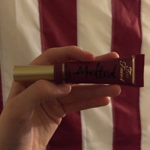 YEAR END SALE TOO FACED MELTED LIPSTICK