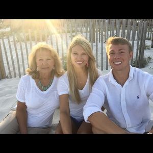 Meet your Posher, Debbie