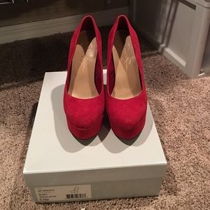 Jessica Simpson Waleo Ruby