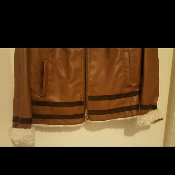 Ladies Jacket - Picture 2 of 3