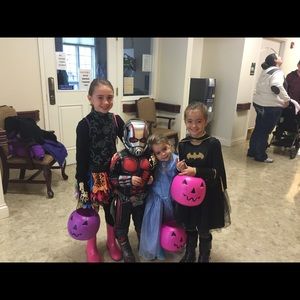 Meet your Posher, Leslie