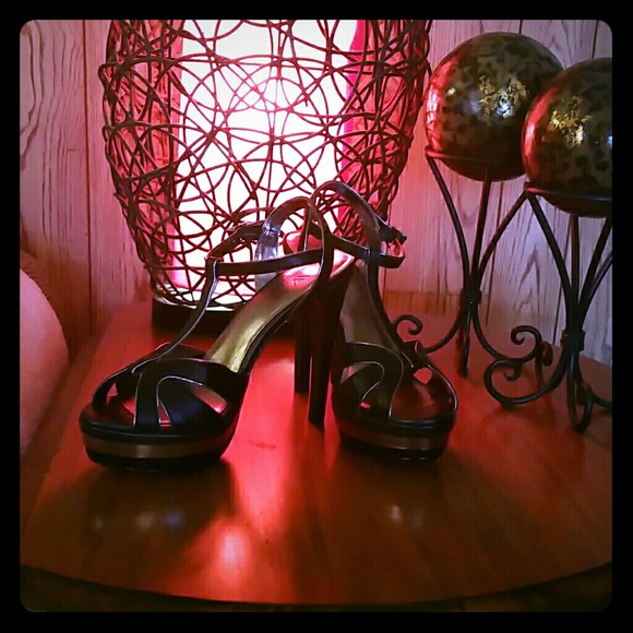 Worthington black strappy heels