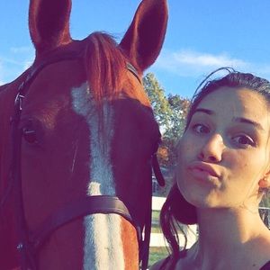 Meet your Posher, Katelyn