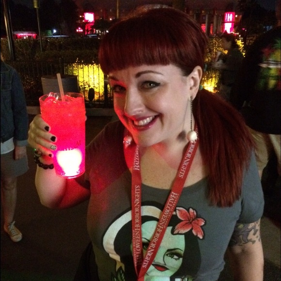 Meet your Posher, Lisa - Picture 2 of 2