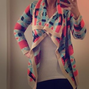 Lg Aztec Super Cute Sweater....Like NEW !