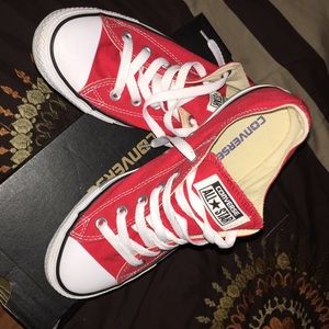 Red Converse {Men's 7} {Woman's 9}