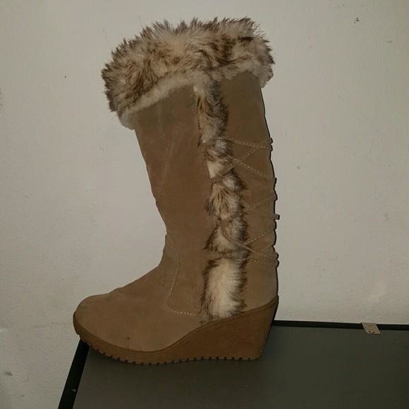 Winter boots with fur