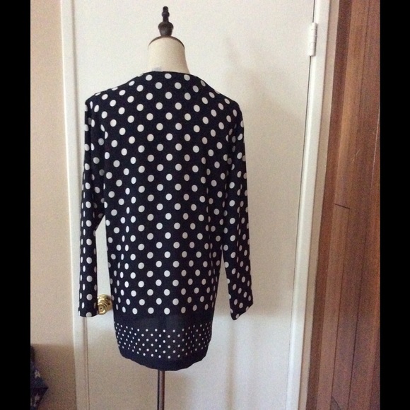 Polka dot Top - Picture 2 of 3