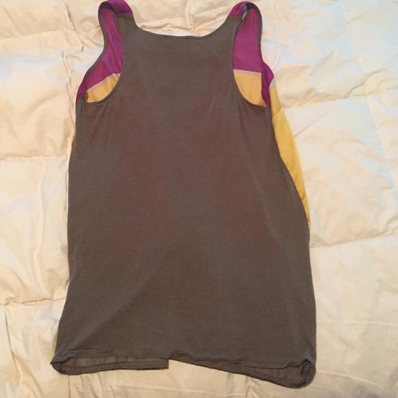 Multicolored Sleeveless Top. - Picture 2 of 3